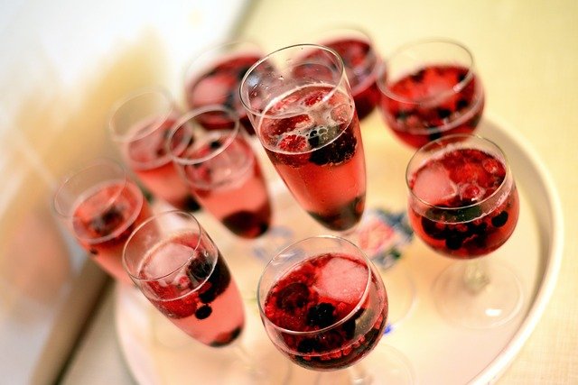 Drogi alkohol na prezent – kiedy cena ma znaczenie?